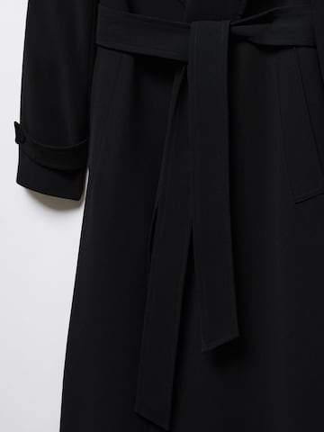 Manteau mi-saison 'Geisha' MANGO en noir
