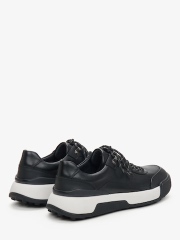 Estro Låg sneaker '124-2' i svart