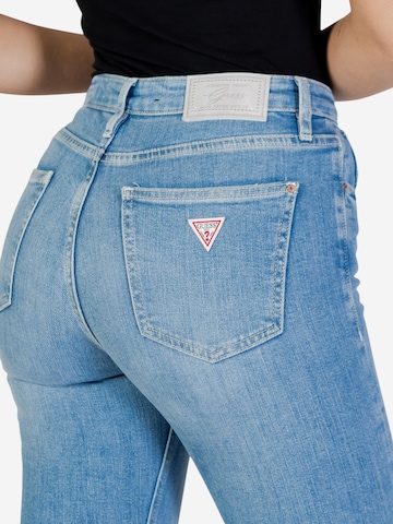 GUESS Bootcut Jeans 'SEXY FLARE W6RA0L D6882' in Blauw