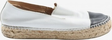 LAZAMANI Flats & Loafers in 40 in White: front