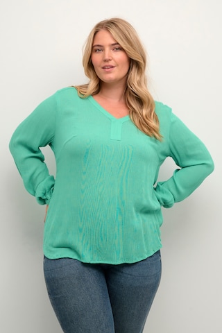 Camicia da donna 'Ami' di KAFFE CURVE in verde: frontale