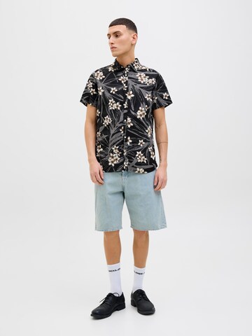 JACK & JONES Comfort Fit Skjorte 'JJHawaii' i sort