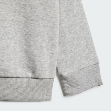 ADIDAS SPORTSWEAR Trainingsanzug 'Essentials' in Grau