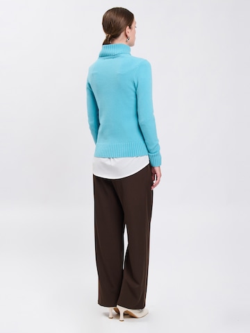 Influencer Pullover in Blau