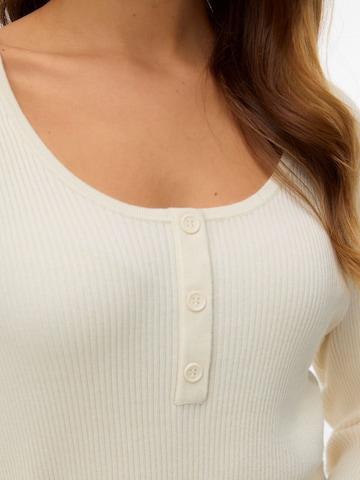 VERO MODA - Camiseta 'Maglieria 10331428' en blanco
