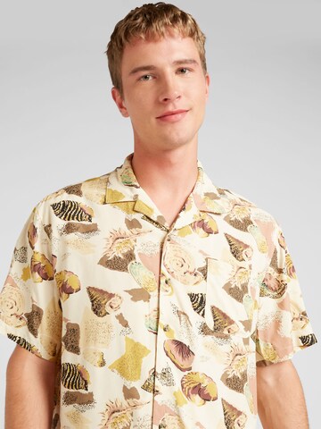 Brixton - Ajuste regular Camisa 'BUNKER' en beige