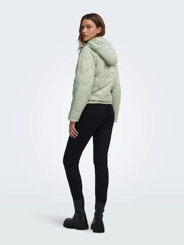ONLY - Chaqueta de entretiempo 'ONLTAHIA' en verde