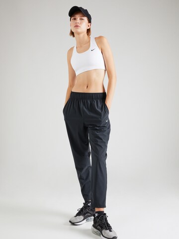 NIKE Tapered Sportbroek 'Fast' in Zwart