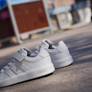 ADIDAS SPORTSWEAR Tenisky 'Grand Court 3.0' - Biela