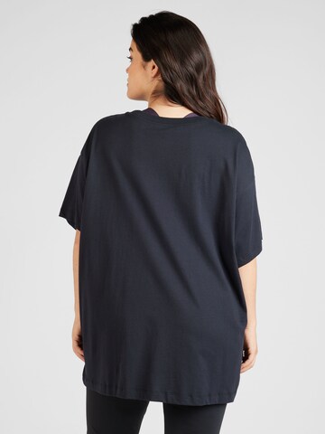 Nike Sportswear - Camiseta 'Essential' en negro