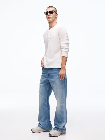 Bershka Flared Jeans in Blue