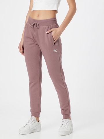 ADIDAS ORIGINALS Tapered Broek 'Adicolor Essentials Fleece ' in Roze: voorkant