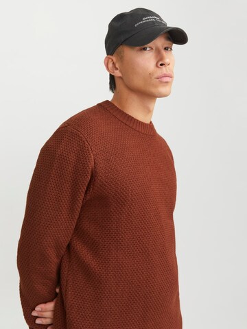 JACK & JONES Trui 'JOREATON' in Bruin
