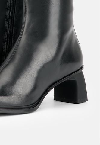 VAGABOND SHOEMAKERS Μποτάκι 'ELVINA' σε μαύρο