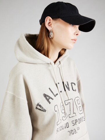 Sweat-shirt 'Valencia' TOPSHOP en gris