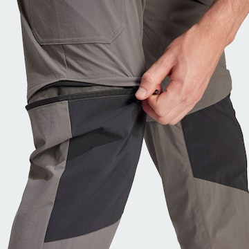 Effilé Pantalon outdoor 'Utilitas' ADIDAS TERREX en gris