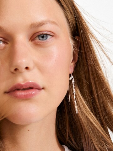 Cercei 'Mylan' de la Pilgrim pe argintiu