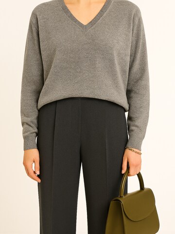 WEARABLE STORIES Pullover 'Ginny' in Grau
