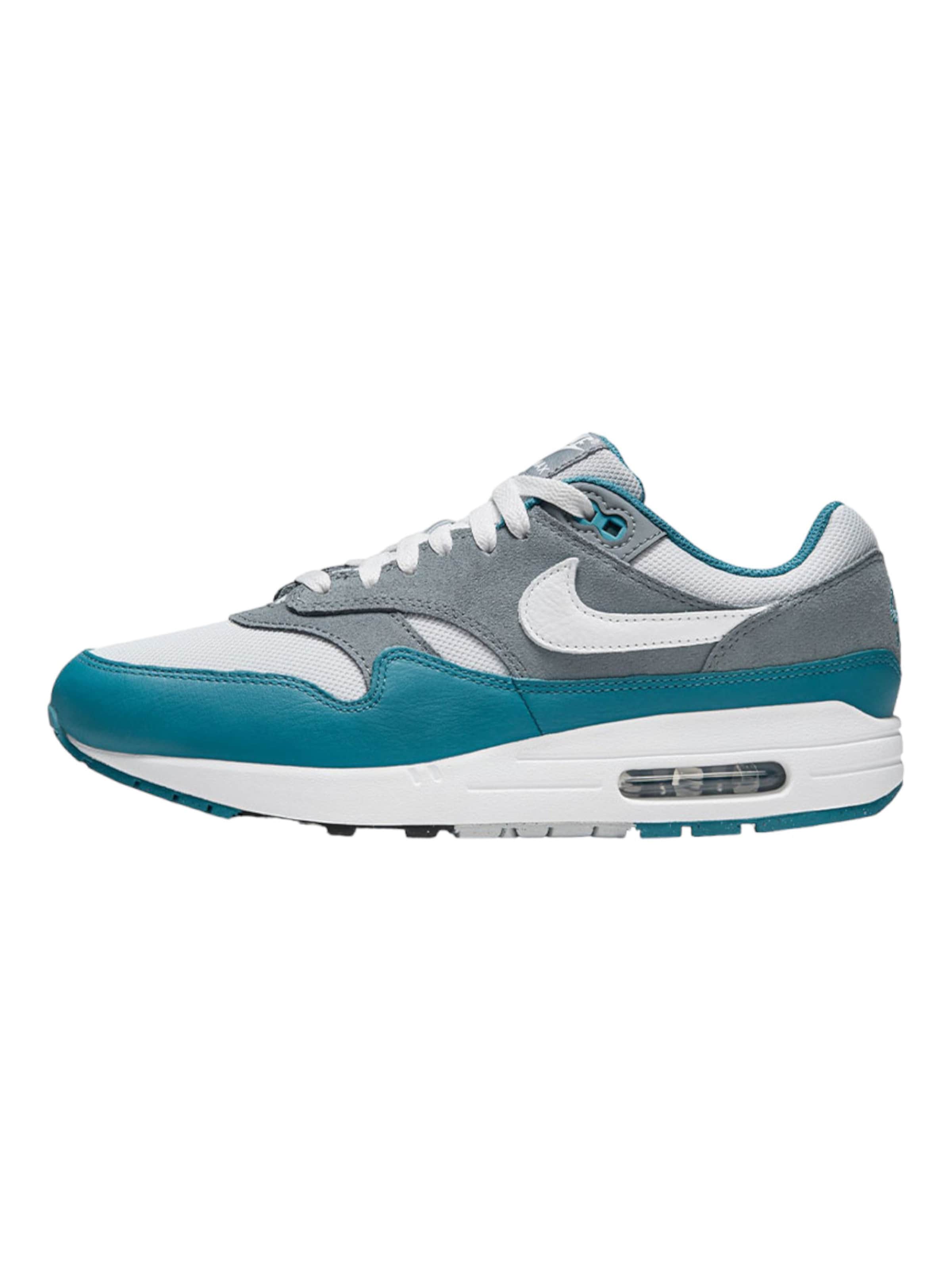 Nike Sportswear Sneakers in Mixed colors: front