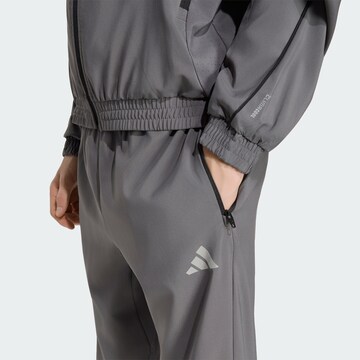ADIDAS SPORTSWEAR Tapered Sporthose 'TECH APPAREL' in Grau
