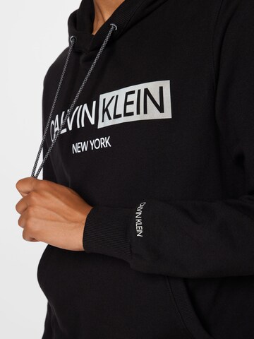 Calvin Klein Mikina - Čierna