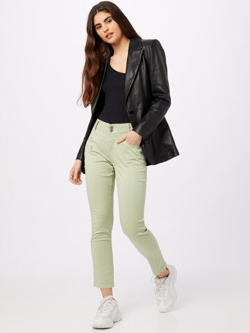 Coupe slim Pantalon 'Yulius' STREET ONE en vert