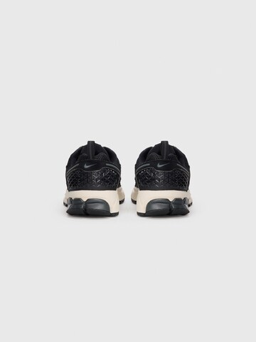 Sneaker 'VOMERO' de la Nike Sportswear pe negru