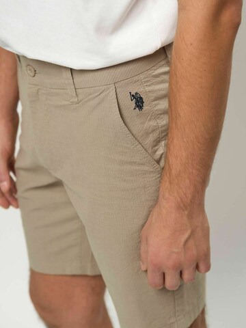 U.S. POLO ASSN. Szabványos Nadrág ' UMChris ' - bézs