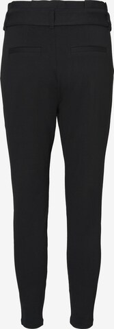 Vero Moda Tall - Slimfit Pantalón plisado 'Eva' en negro