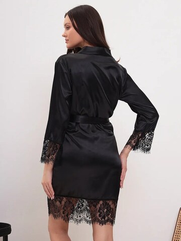 Halat pentru dimineață 'Halat satin' de la TrendyUp pe negru