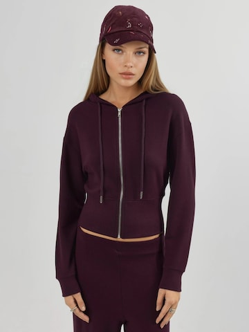 Busem - Casaco em moletão em roxo: frente