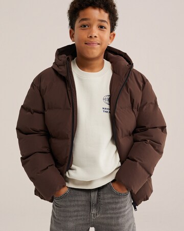 WE Fashion Winterjas in Bruin: voorkant
