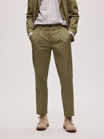 regular Pantaloni con pieghe 'LOIK' di SELECTED HOMME in verde: frontale