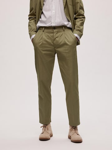 SELECTED HOMME regular Παντελόνι πλισέ 'LOIK' σε πράσινο: μπροστά