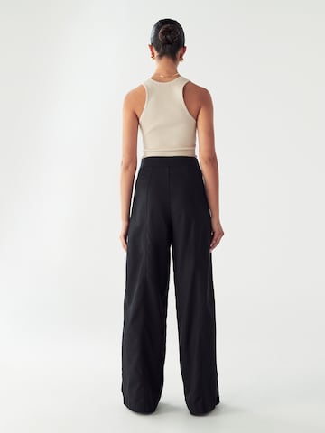 Wide leg Pantaloni 'Dayton' de la Willa pe negru: spate