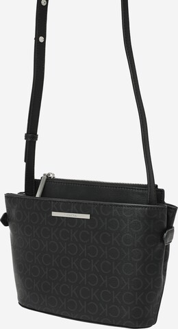 Borsa a tracolla di Calvin Klein in nero: frontale