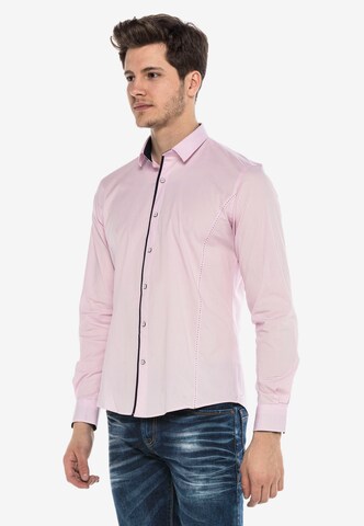 CIPO & BAXX Regular Fit Hemd MARCO mit Kontrast-Saum und Knopfleiste in Pink