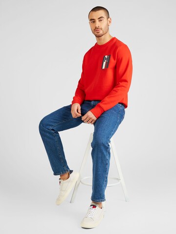 TOMMY HILFIGER Sweatshirt in Rot