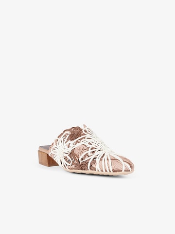 Hispanitas Clogs in Brown