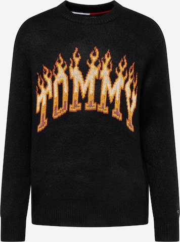 Tommy Jeans Sweater in Black: front