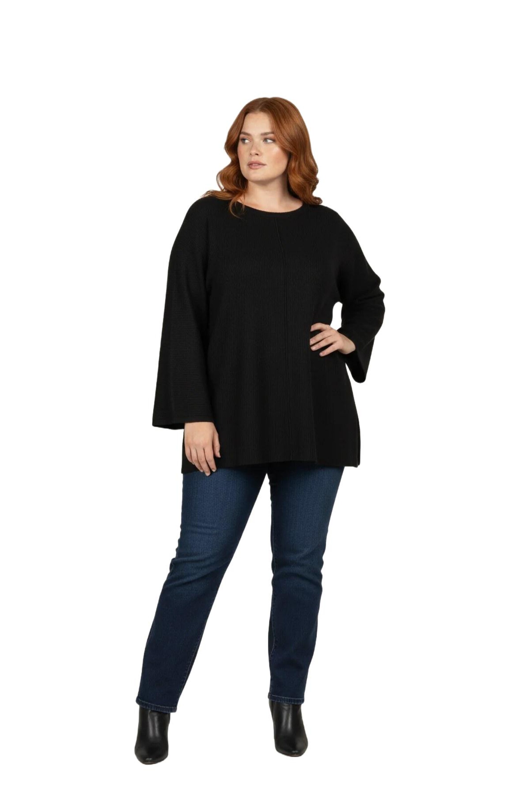 Shape Of You Pullover in Schwarz