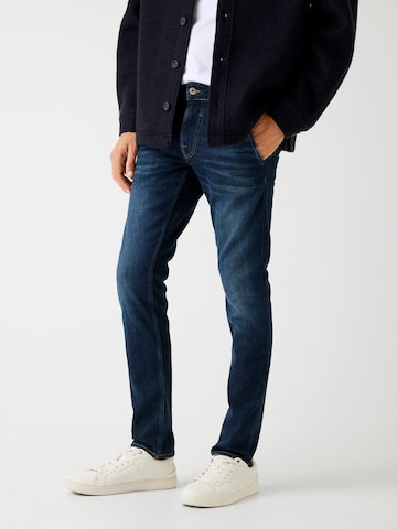 GUESS Skinny Jeans 'Adam' in Blau: Vorderseite
