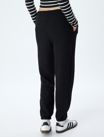 Koton Tapered Broek in Zwart