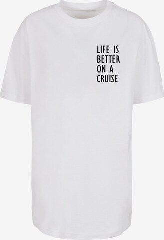 Merchcode Oversized shirt 'Life Is Better' in Wit: voorkant