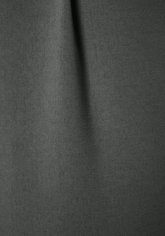 Tuta jumpsuit di LASCANA in grigio