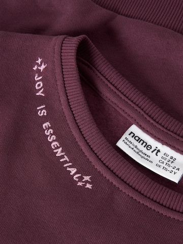 NAME IT Sweatshirt 'NMFOKALA' in Lila