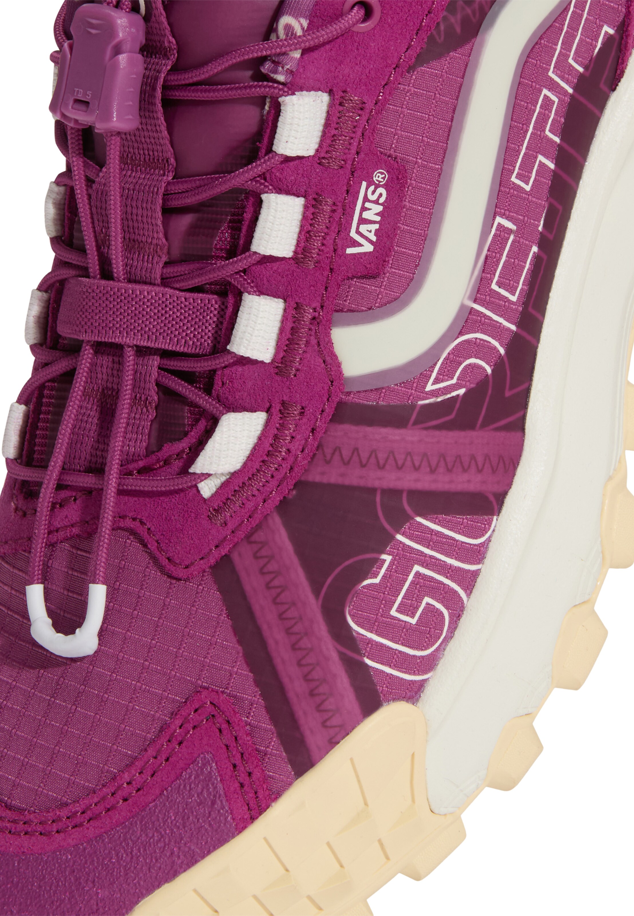 Chaussure basse VANS en rose
