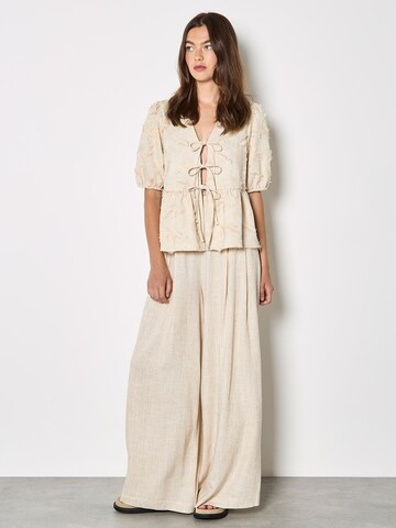 Apricot Blouse in Grijs