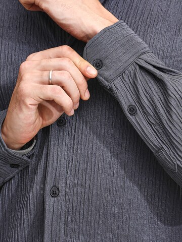 Campus Sutra - Ajuste regular Camisa en gris
