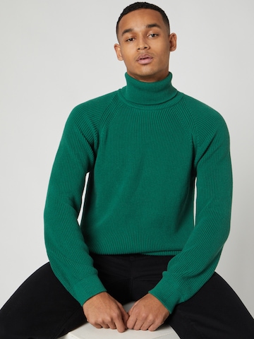 Kosta Williams x About You Sweater in Green: front